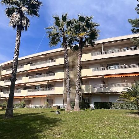 Appartement Avec Terrasse, Vue Jardin Et Piscine アンティーブ エクステリア 写真