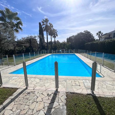 Appartement Avec Terrasse, Vue Jardin Et Piscine アンティーブ エクステリア 写真
