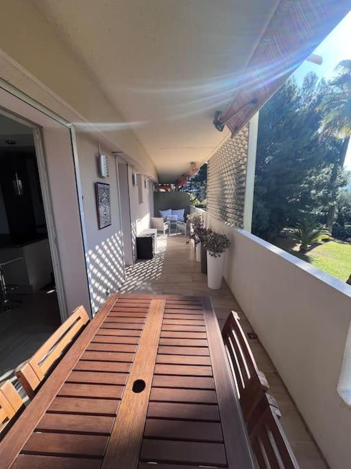 Appartement Avec Terrasse, Vue Jardin Et Piscine アンティーブ エクステリア 写真