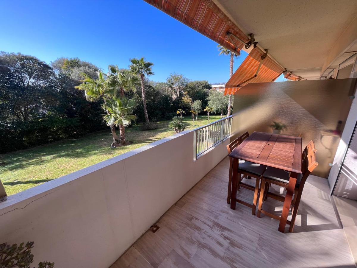 Appartement Avec Terrasse, Vue Jardin Et Piscine アンティーブ エクステリア 写真